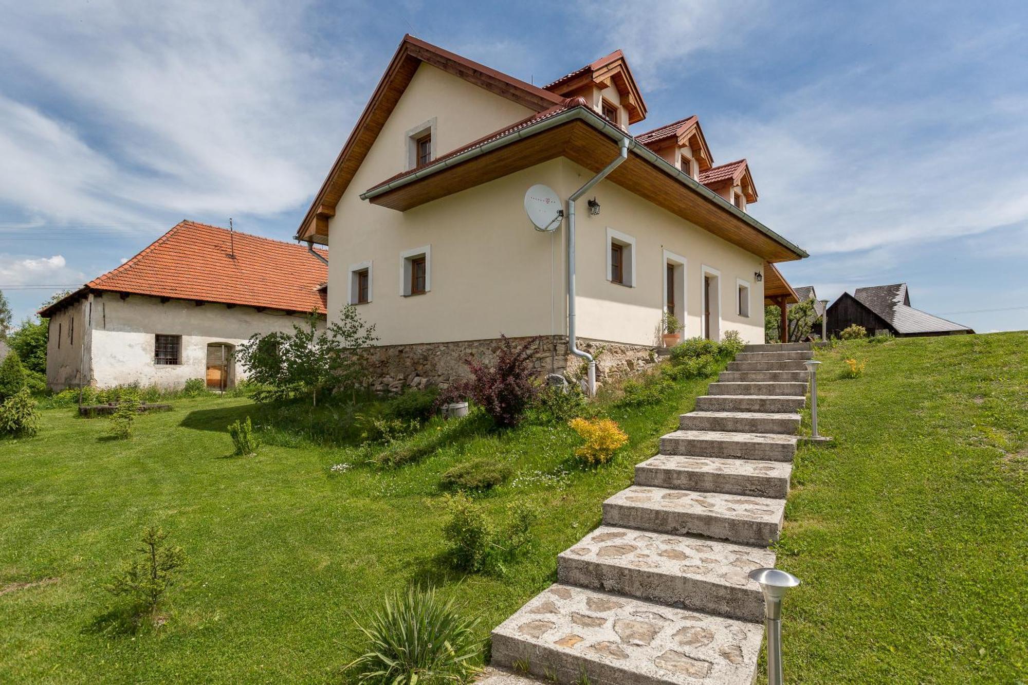 Villa Lypche Bešeňová Esterno foto