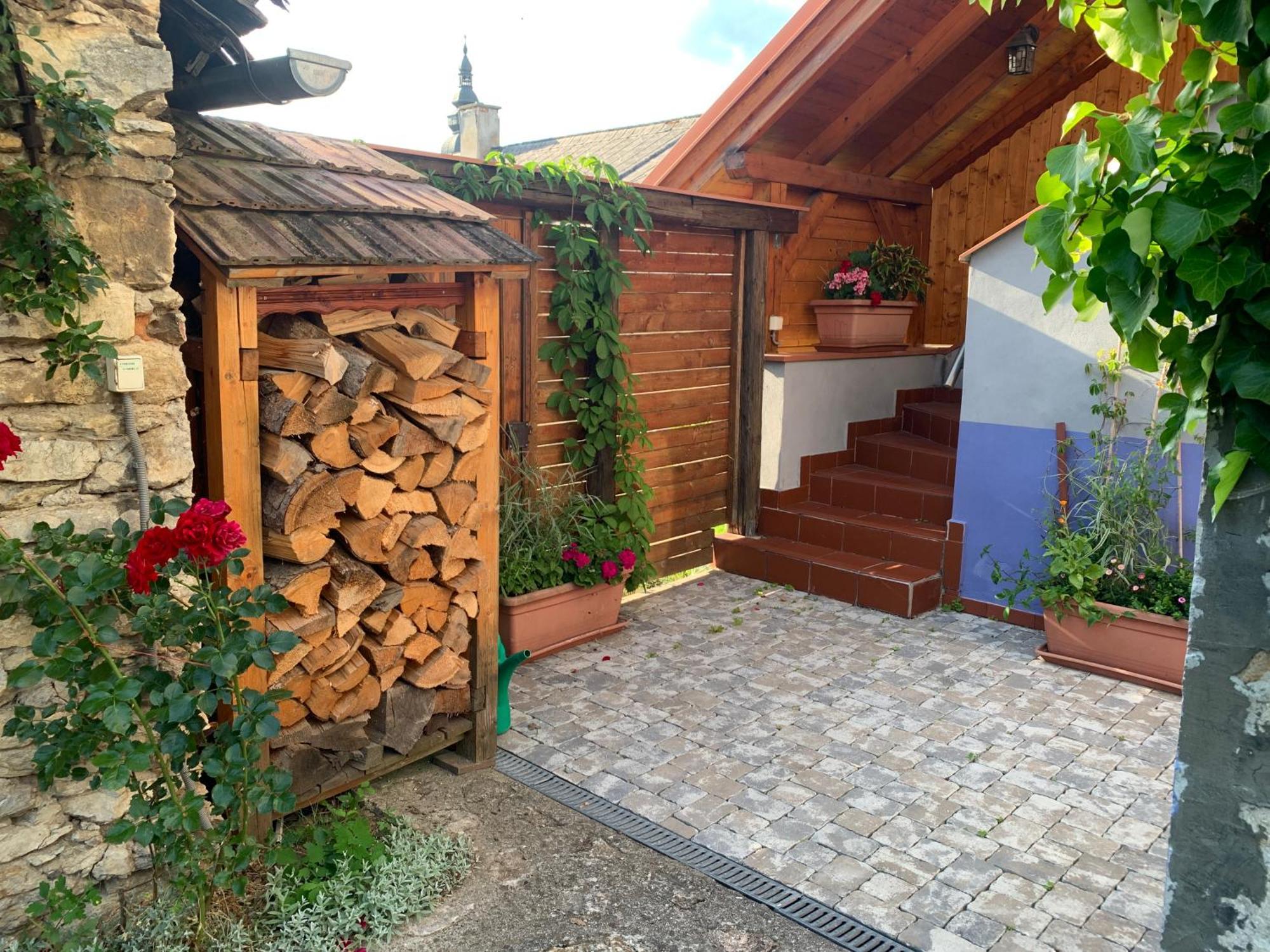 Villa Lypche Bešeňová Esterno foto