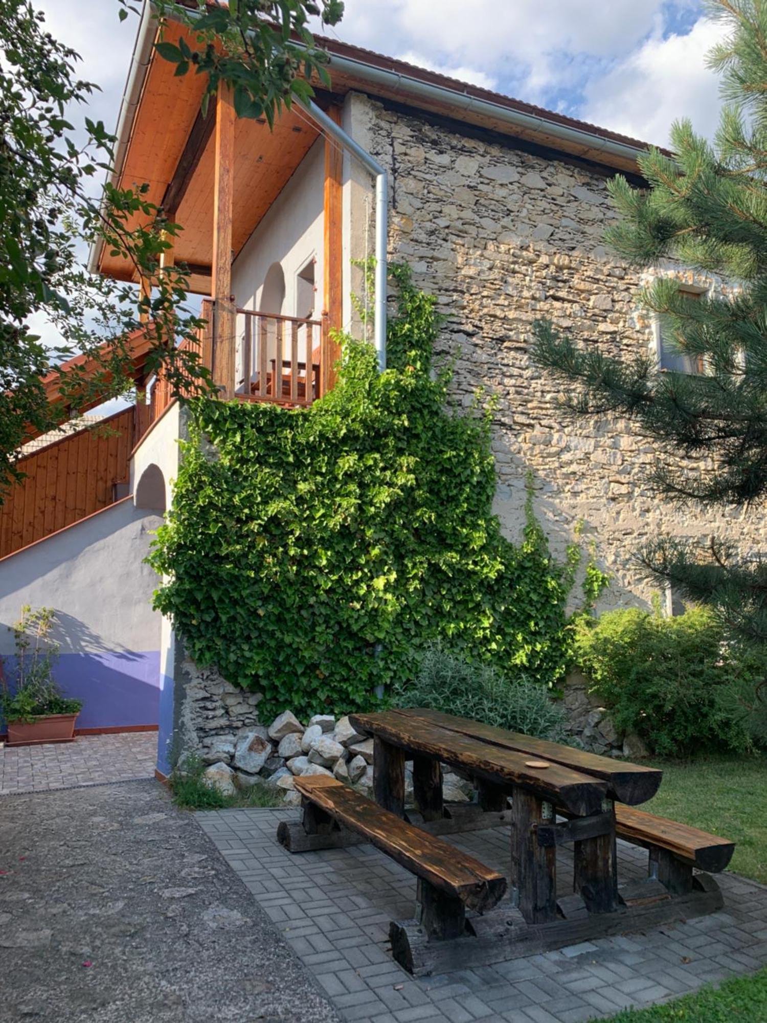 Villa Lypche Bešeňová Esterno foto