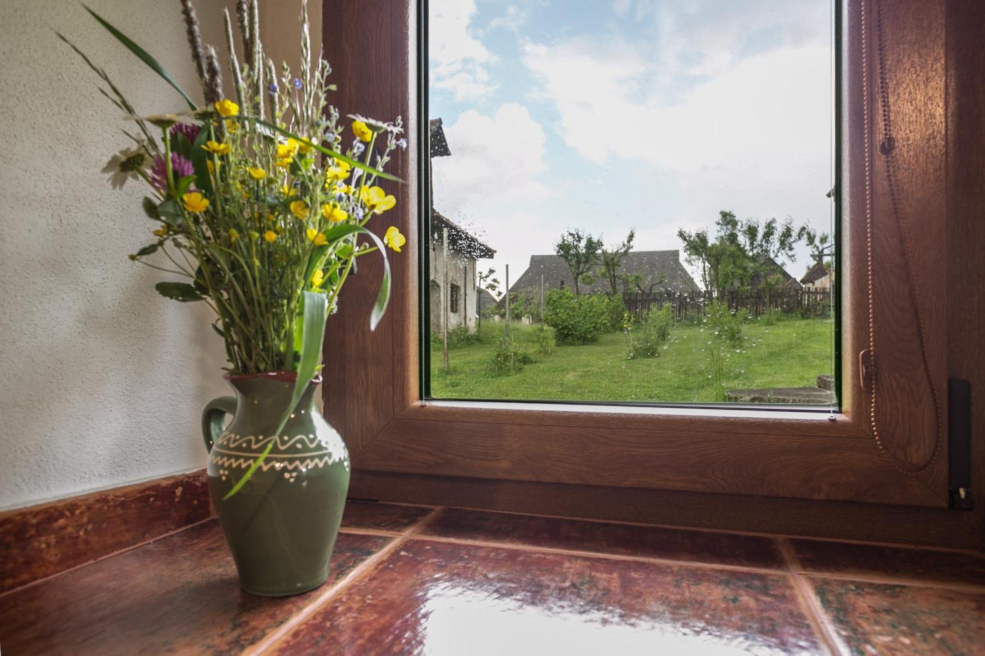 Villa Lypche Bešeňová Esterno foto