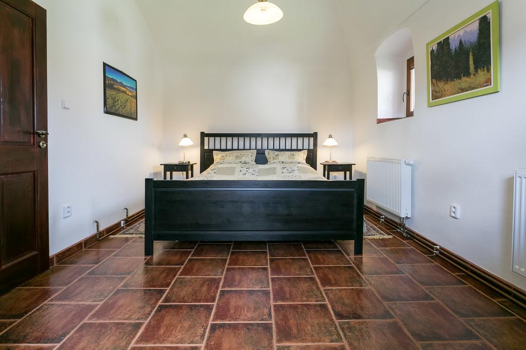 Villa Lypche Bešeňová Esterno foto